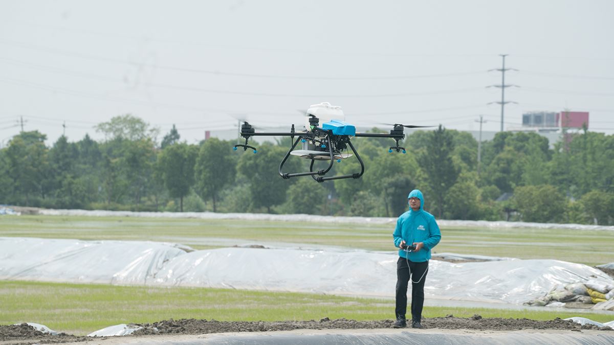 UAV plöntuverndarflugstýringarpróf dælir vísindalegri og tæknilegri orku inn ...